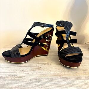 Gianni Bini, size 8, black and gold, wedges.